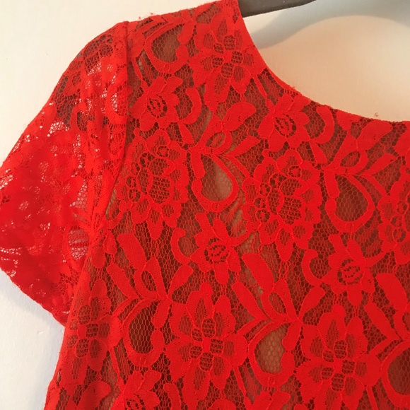 Lace top lined flesh tone body/sheer sleeves L - Picture 2 of 3